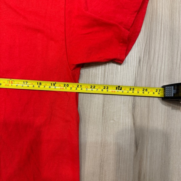 Men’s size Large Red Graphic Tshirt Featuring the band Hootie and the Blowfish - Picture 5 of 8